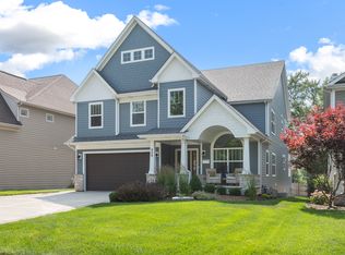 829 N Eagle St, Naperville, IL 60563