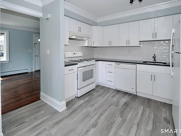 240 Sunnyridge Ave #121 — Photo 6