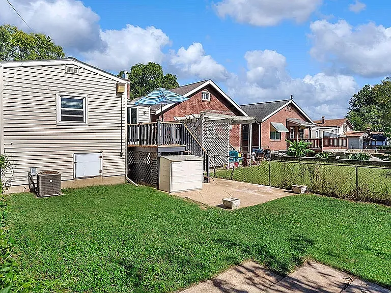 4918 Tiemann Ave — Photo 32