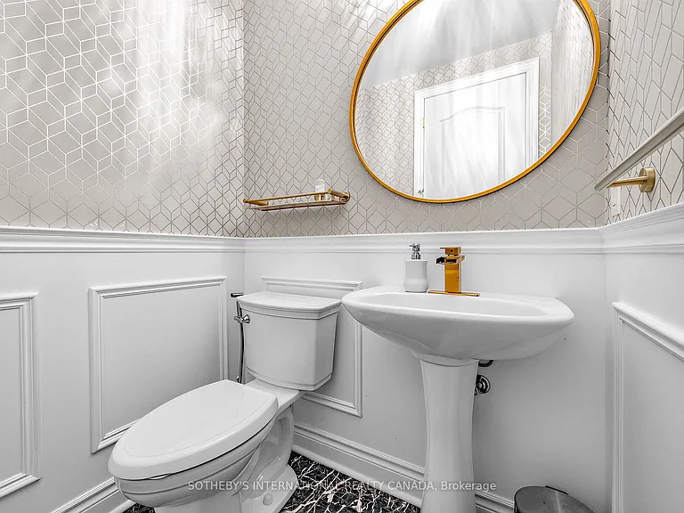 54 Kelways Cir #UPPER — Photo 17