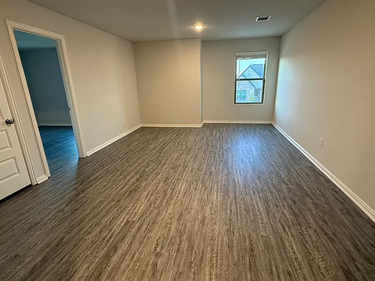 615 Metallic Tree Ln — Photo 17