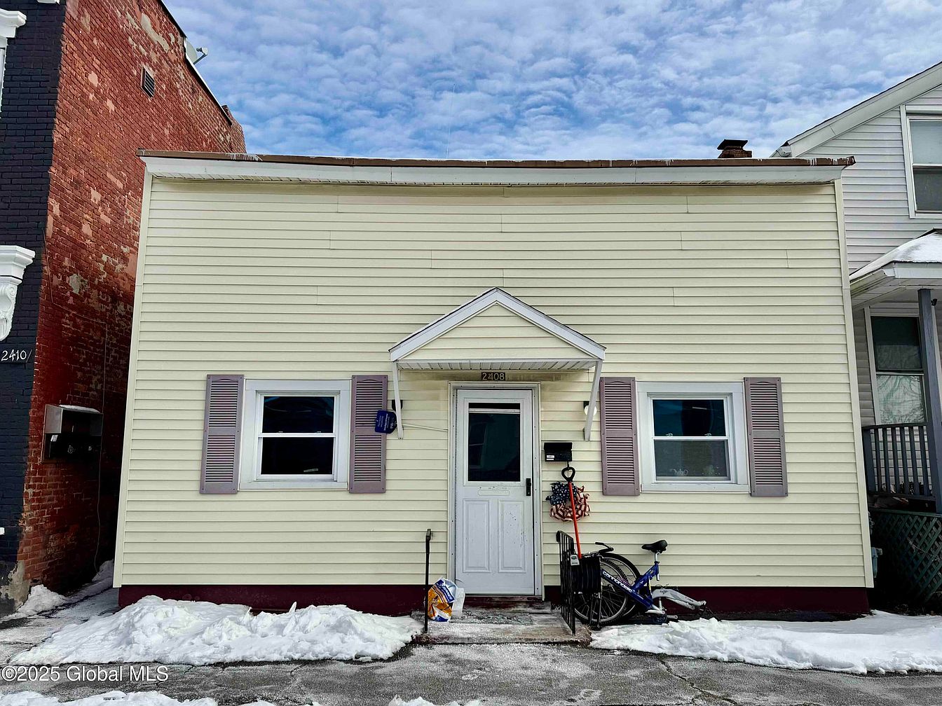 1st image of 2408 3rd Avenue