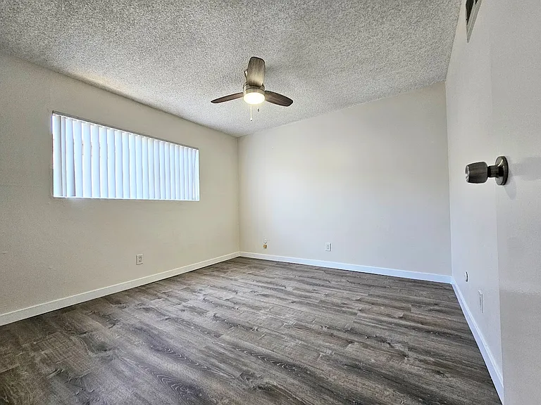 4525 Hamilton St #7 — Photo 12