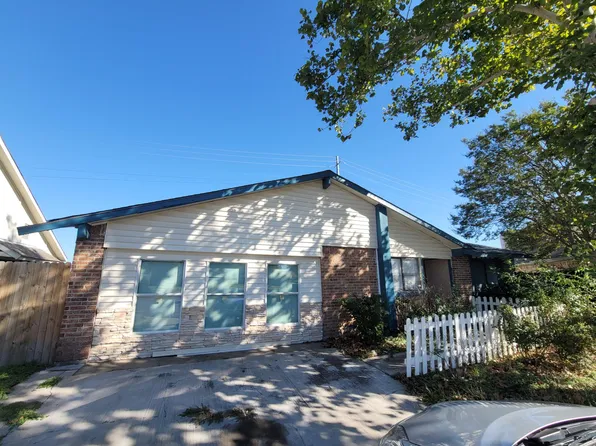 2320 Montclair Cir, Carrollton, TX 75007