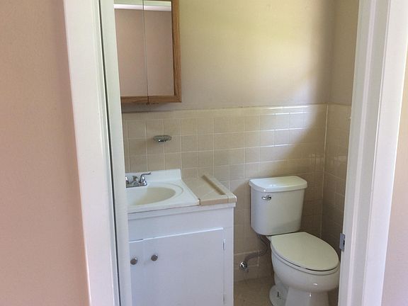 3rd image of 6850 Kingsway Dr