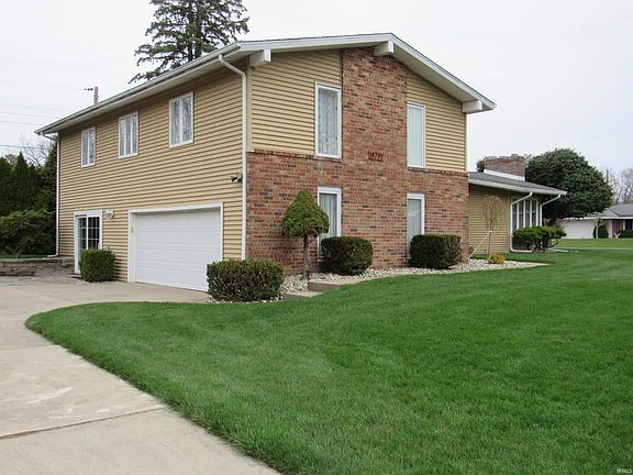2nd image of 18799 Arapaho Ln