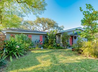 1709 Picton Ln, Rockport, TX 78382