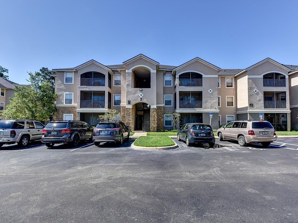 1st image of 940 Village Trl Unit 7-102