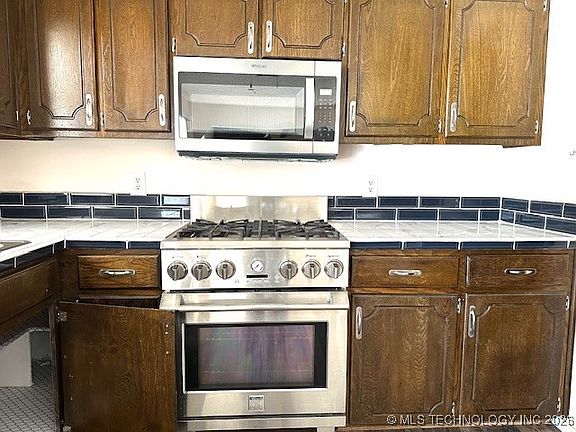 4th image of 32112 E 721st Rd