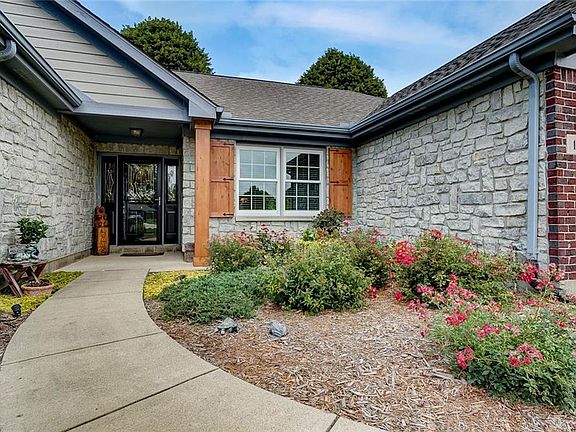 4th image of 104 Sues Circle Ct