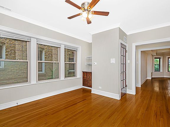 2nd image of 2027 W Farragut Ave #1
