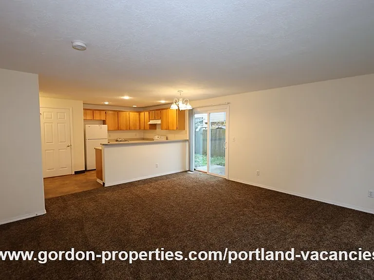5254 SE 73rd Ave — Photo 2