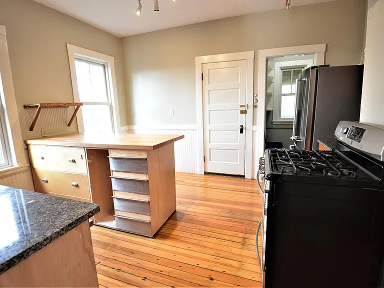 82 Montebello Rd #3 — Photo 3