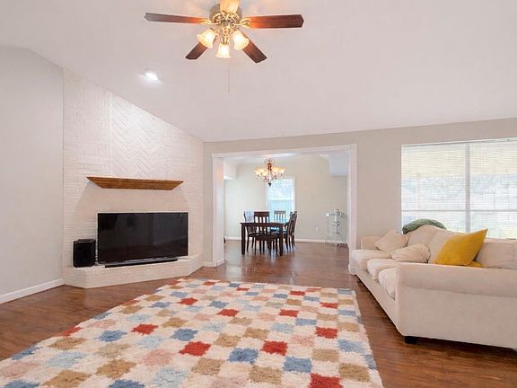 5th image of 17007 Spruce Run Dr