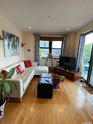 Sold by Realty Connect USA | media 4