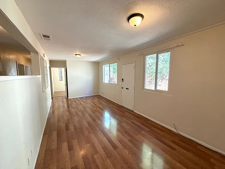 523 D St — Photo 6