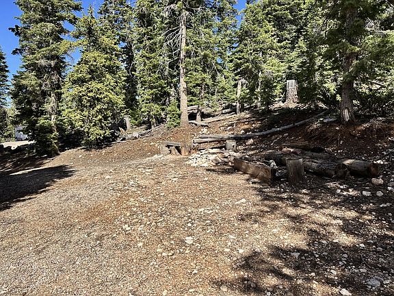 4th image of 915 W Shale Nck