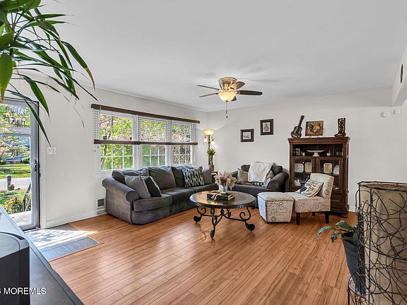 3rd image of 8 Peach Tree Street
