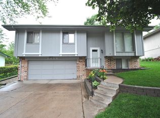 7726 Willow St, La Vista, NE 68128