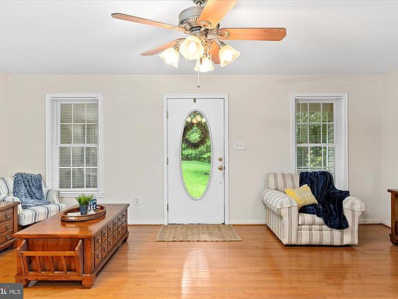 3rd image of 115 Rogers Ct