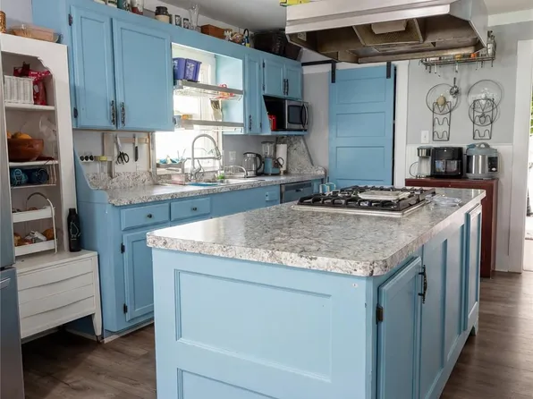 511 S Winfree St, Dayton, TX 77535