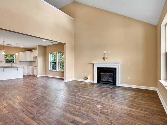 909 Queensferry Court-4 Compressed