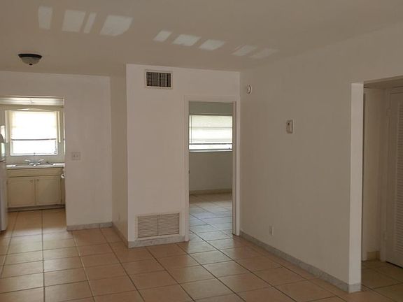 2nd image of 1019 NW 30th Ct APT 8