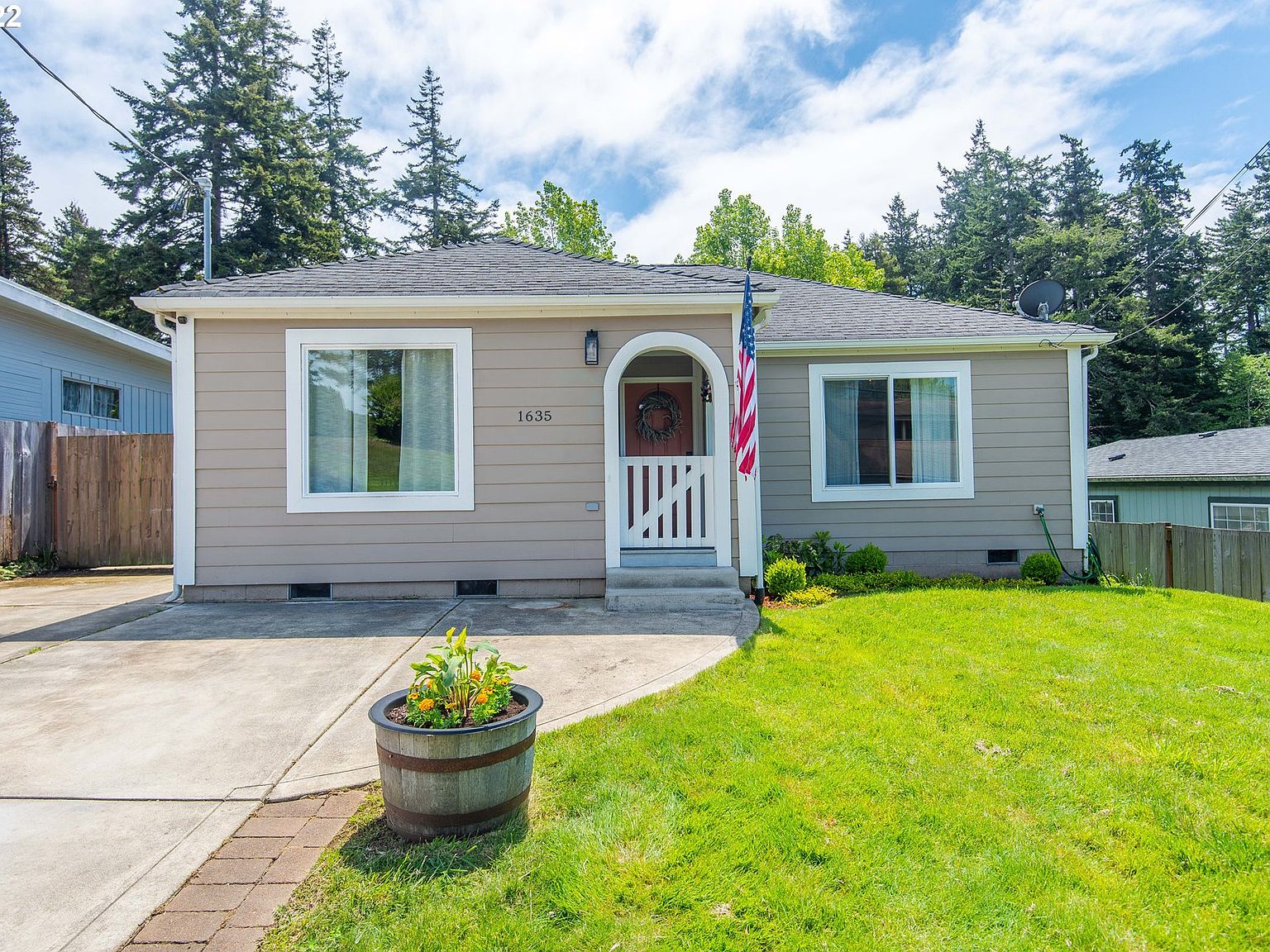 1635 Thompson Rd, Coos Bay, OR 97420 | Zillow