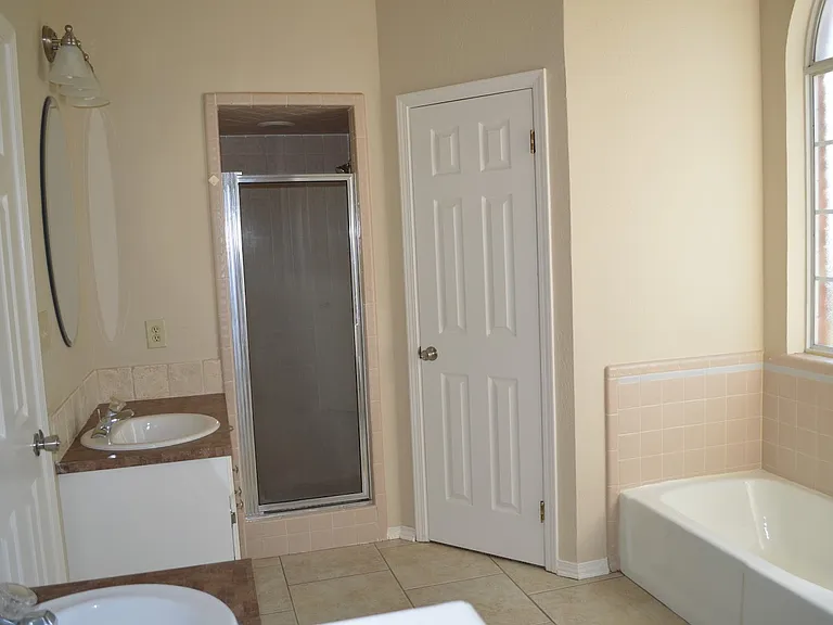 6828 NW Crestwood Dr — Photo 11