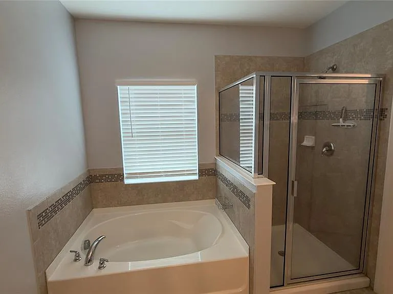 2462 Addison Creek Dr — Photo 18
