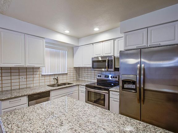 4th image of 3308 W Dahlia Dr