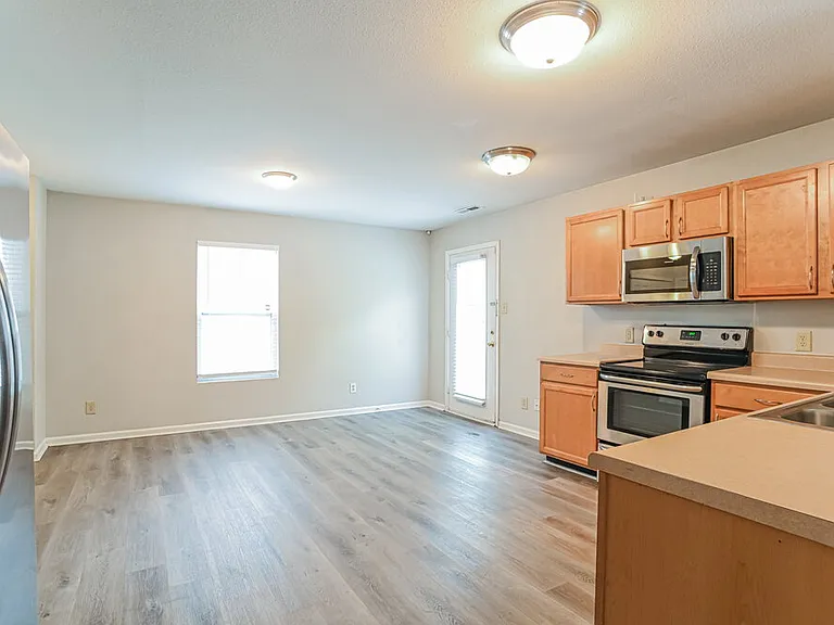 1528 Bray Dr — Photo 6