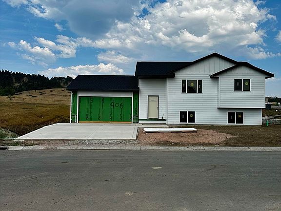 3rd image of 906 Petros Dr