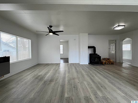 2nd image of 1918 2nd St
