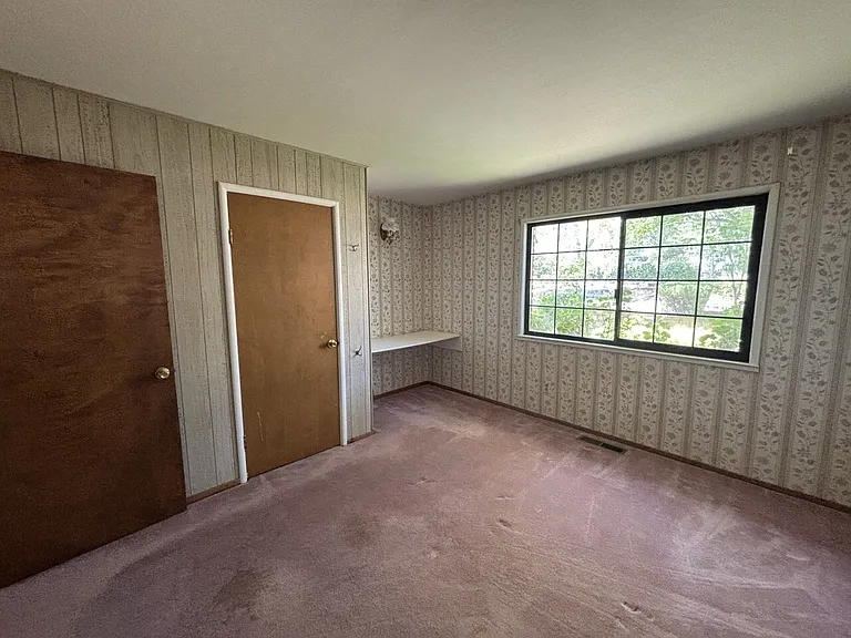 2699 Westwood Dr — Photo 16