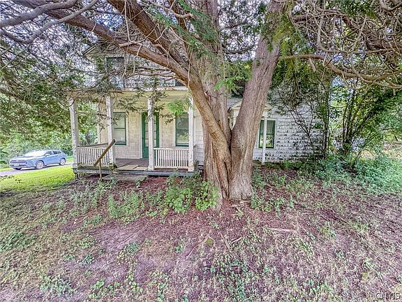 3rd image of 45 Oak Hill Rd