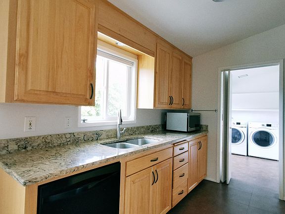 5th image of 1065 158th Pl SE