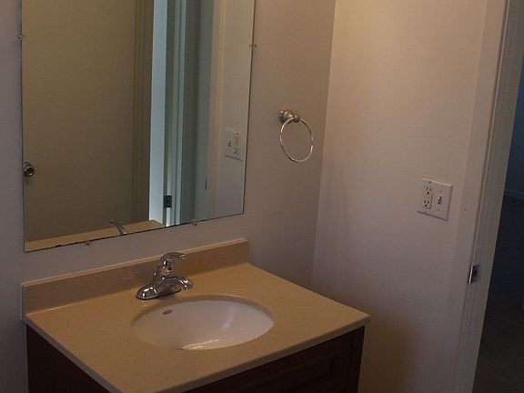 3rd image of 7710 Poppleton Plz APT 3