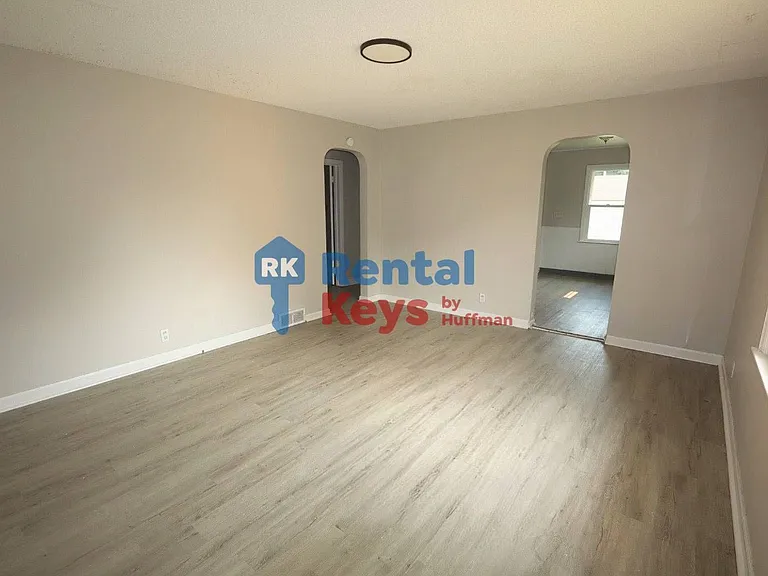 732 Wall St — Photo 3