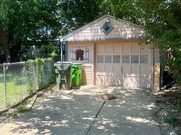 23861 Colbourne Rd — Photo 16