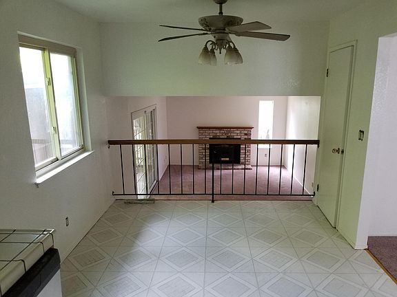 4th image of 8328 Herndon Ct