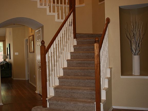 4th image of 1212 Winnipeg Dr