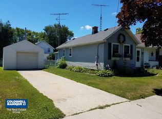 615 Cleveland Ave, Manitowoc, WI 54220