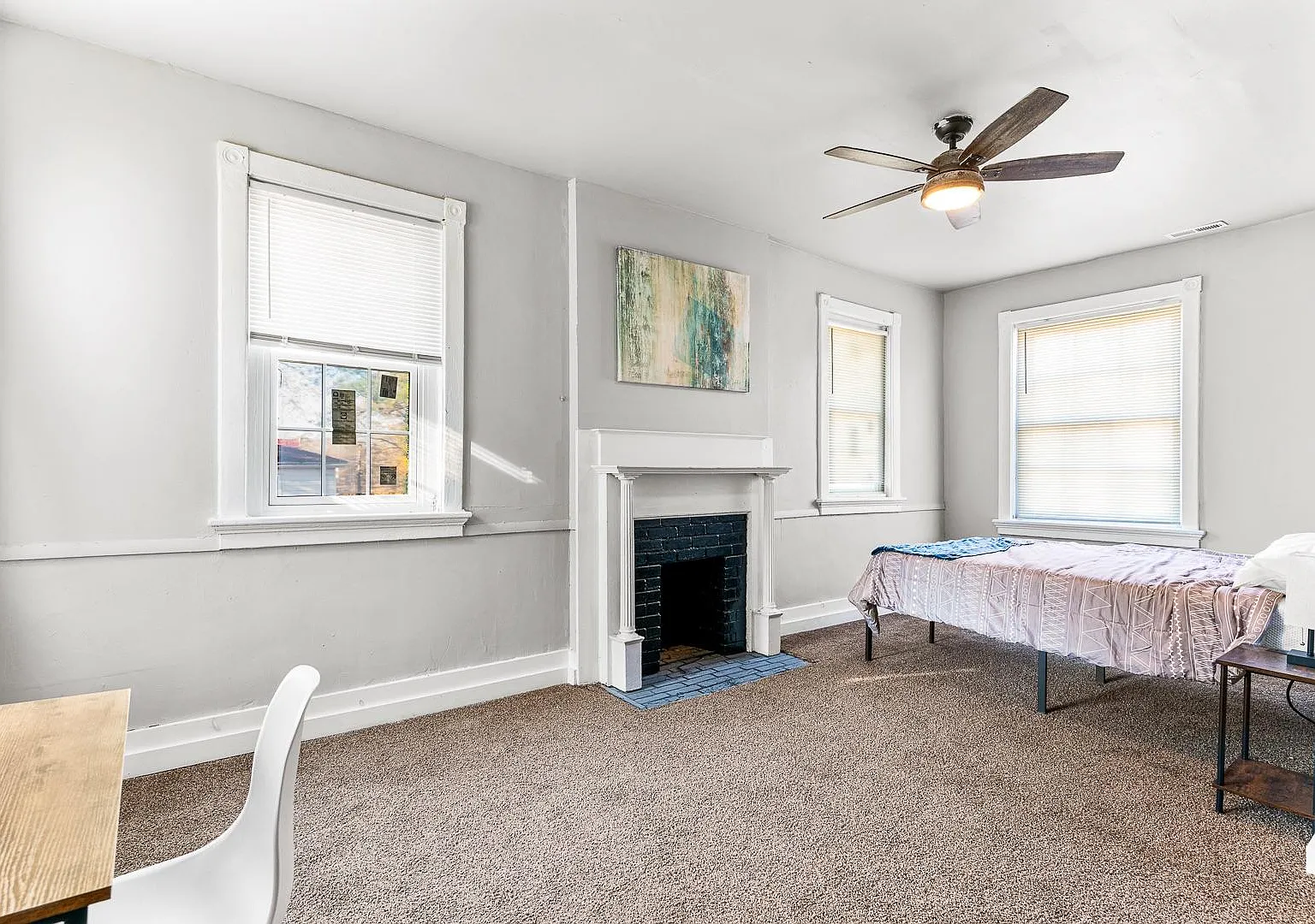 4 bed, 3.5 bath, 2700 sqft, $758 — Photo 2