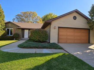 6718 N Chateau Pl, Peoria, IL 61615