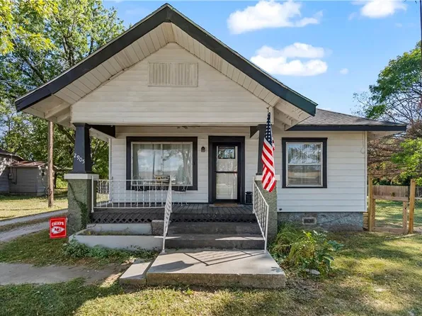 2905 W 8th St, Coffeyville, KS 67337