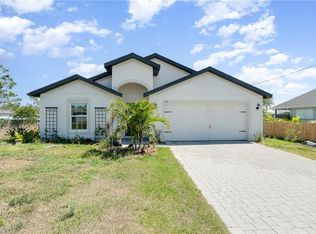 165 Blackstone Dr, Fort Myers, FL 33913