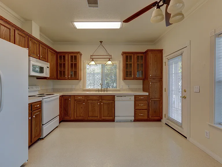 1759 N Baker St — Photo 9