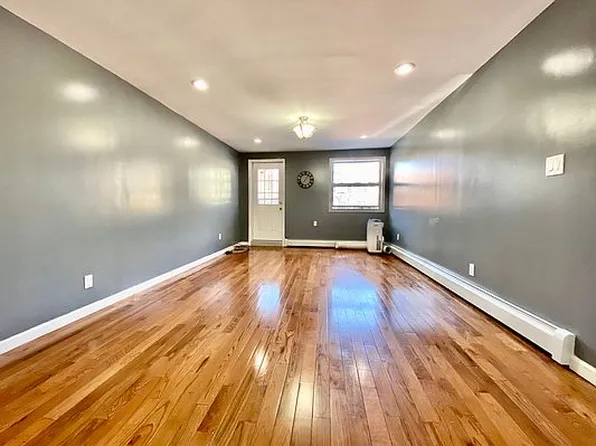 224 22nd St, Brooklyn, NY 11232