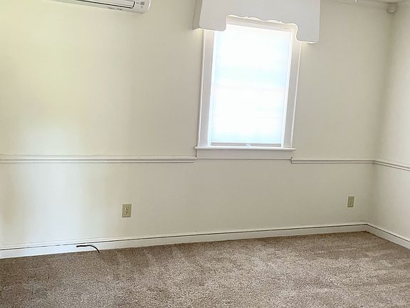 4th image of 711 Midland Dr
